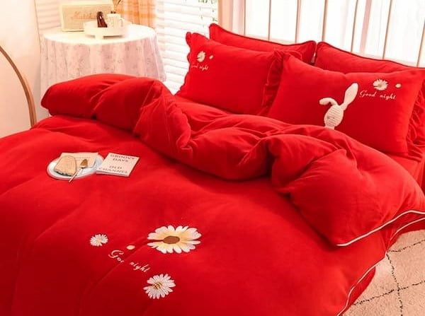 تصویر 2 از رو تختی قرمز مدرن و لوکس برای اتاق خواب